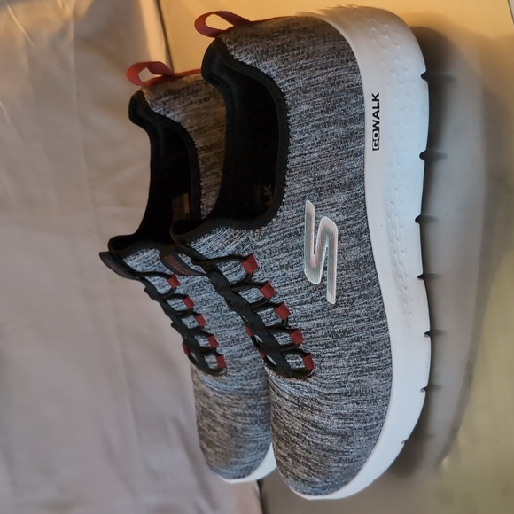 Mens skechers, two pairs, gowalk, lightweight, size 10 - Picture 3 of 16
